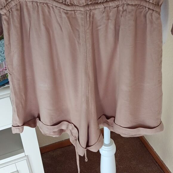 Iris Beige Romper - Picture 6 of 9